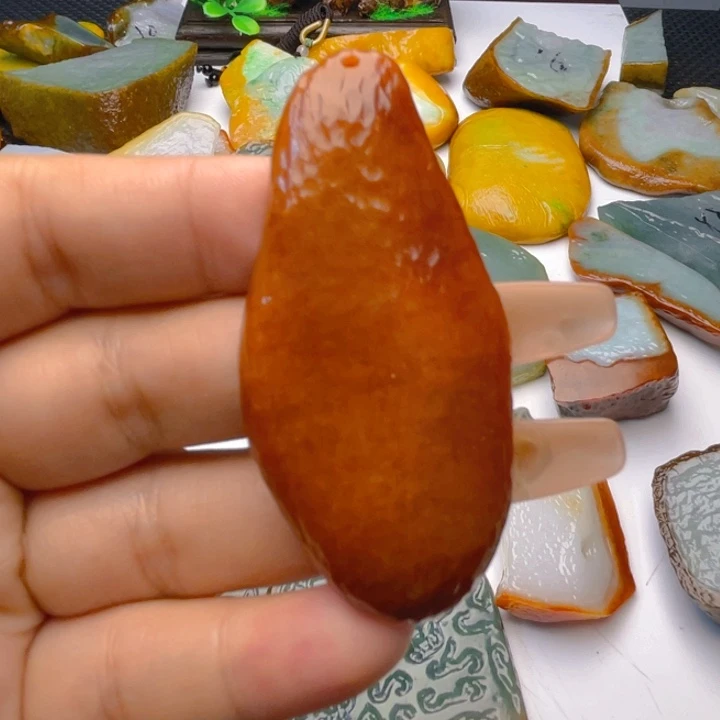 翡翠挂件未镶嵌翡翠