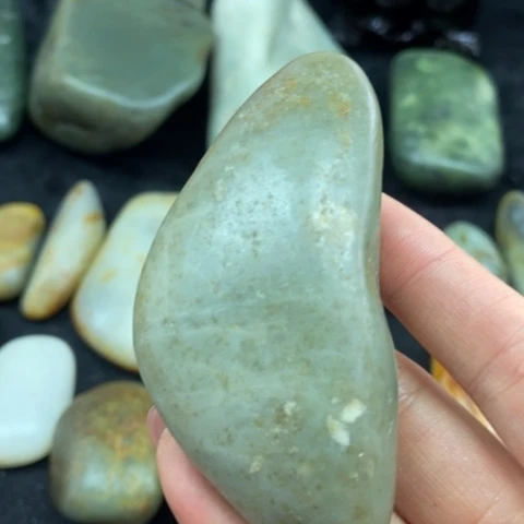 未镶嵌和田玉（糖玉）挂件