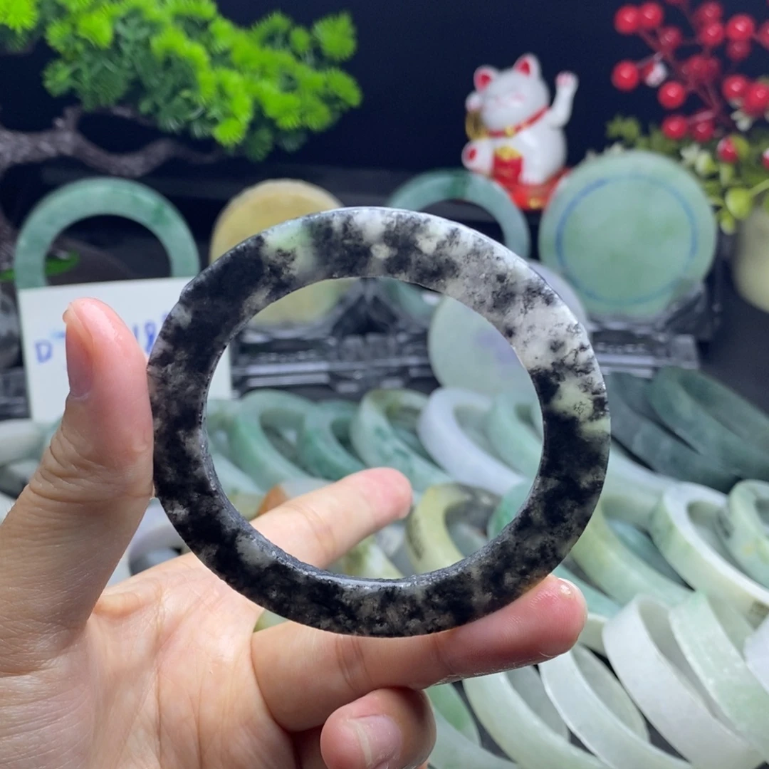 未镶嵌手镯定制翡翠