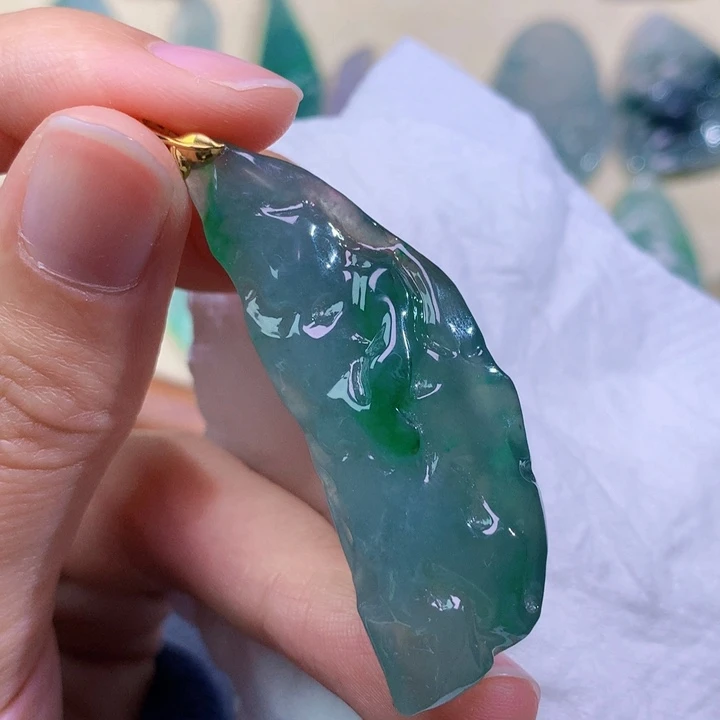 翡翠未镶嵌吊坠(不含链) 2902