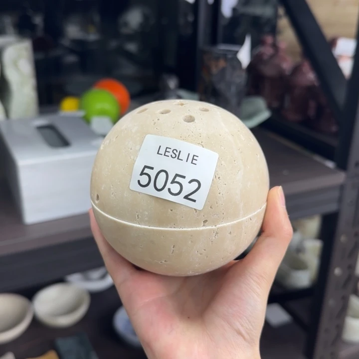 X052.          香。 炉