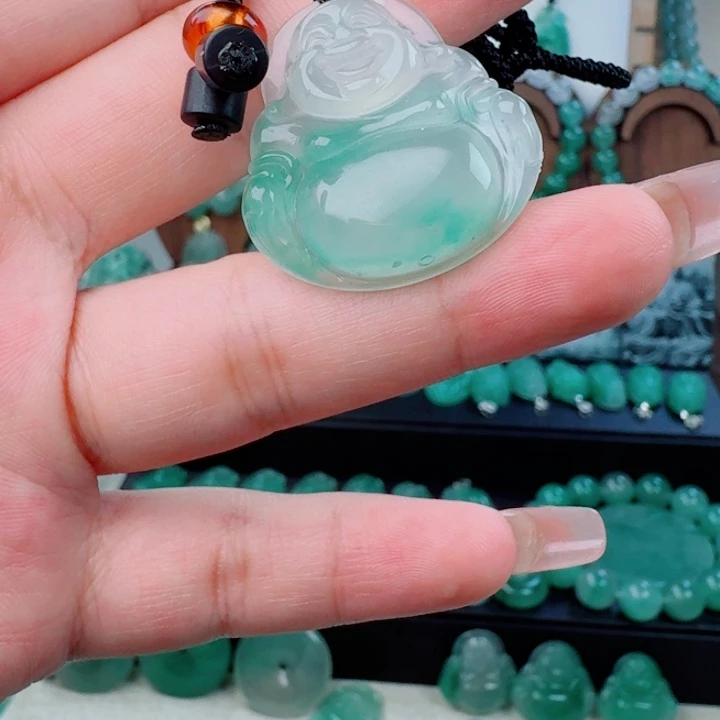 石英质玉未镶嵌颈饰