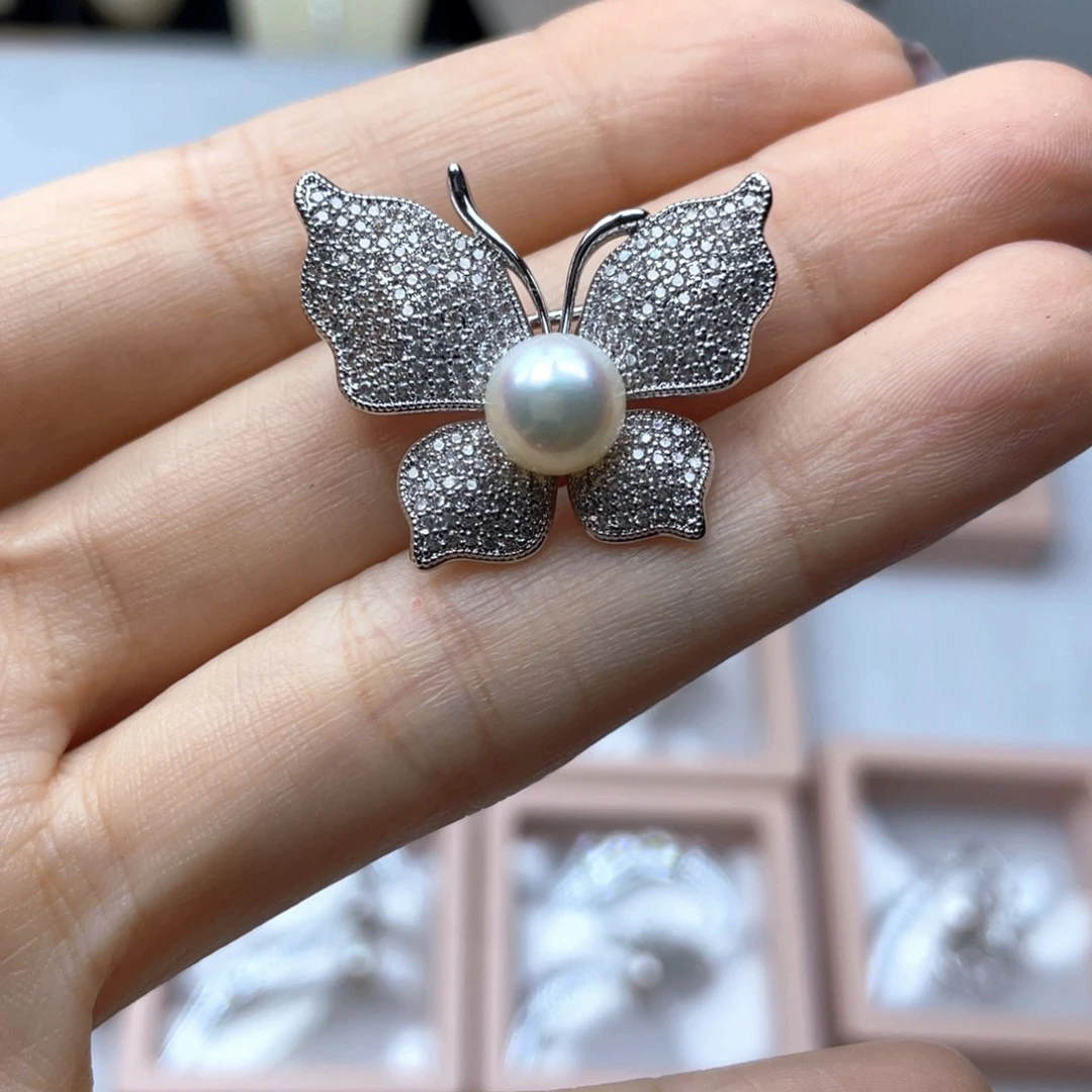 合金胸饰淡水珍珠?****?