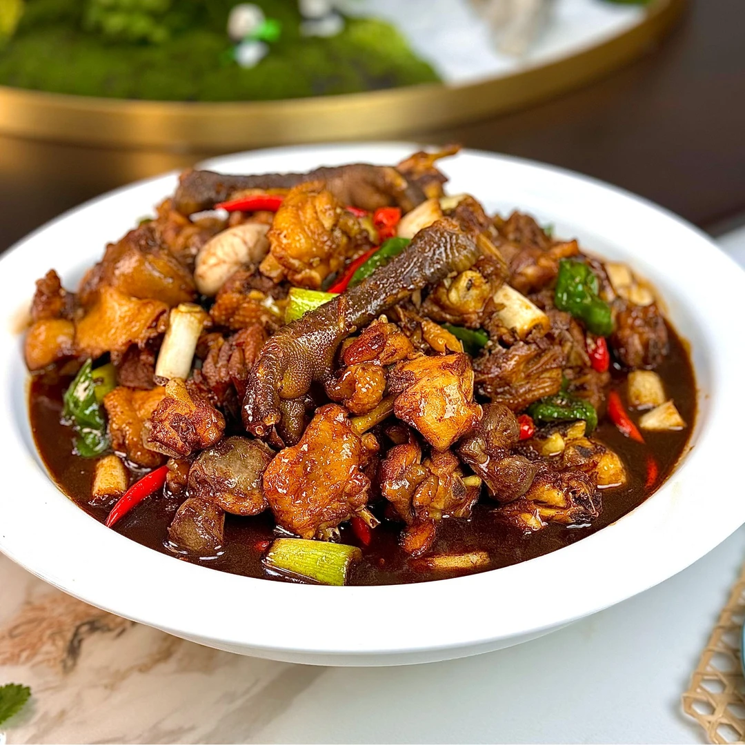 临沂建山 小公鸡 正宗沂蒙农家柴火散养现杀地锅炖地方特产小吃