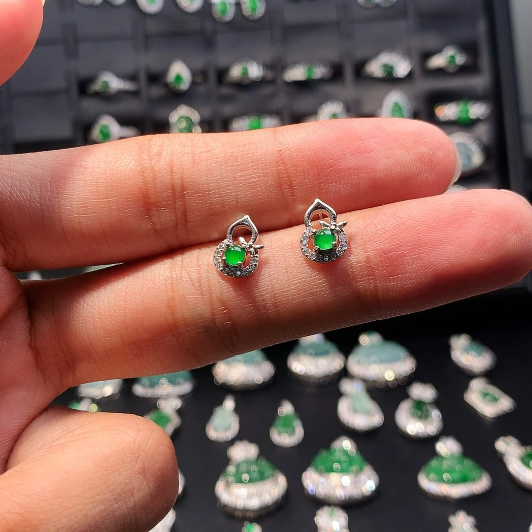 翡翠未镶嵌耳钉耳钉