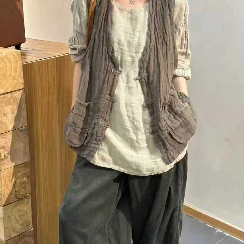 秋季休闲时尚马甲盘扣做旧风格