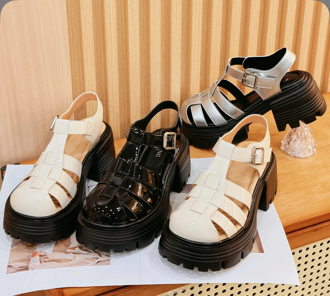厚底增高罗马凉鞋女夏季2025新款镂空时尚百搭包头软底猪笼鞋