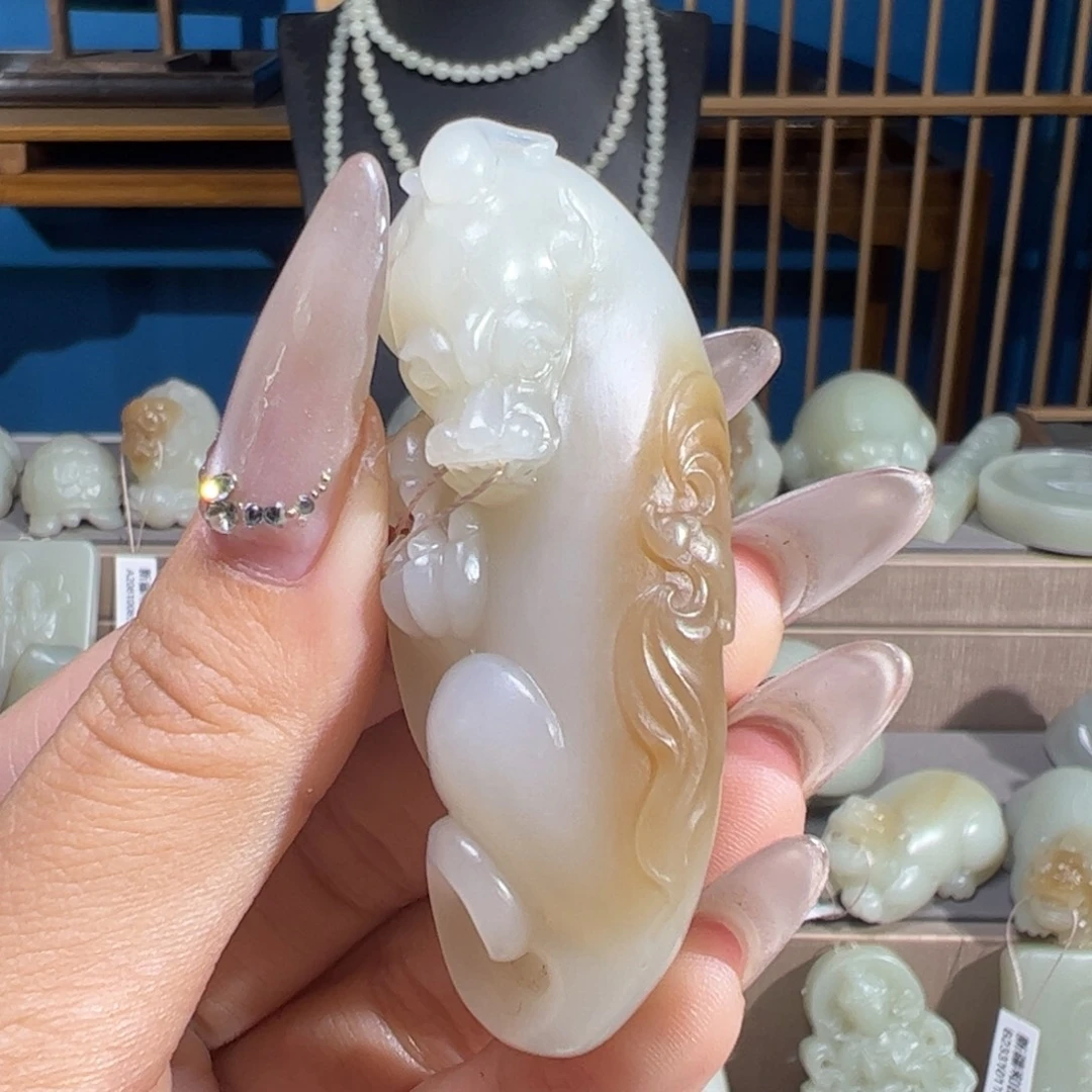 和田玉（糖玉）未镶嵌颈饰