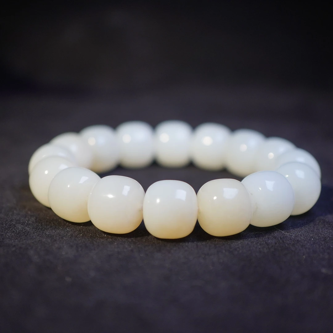 5YN6 清 和田玉手串