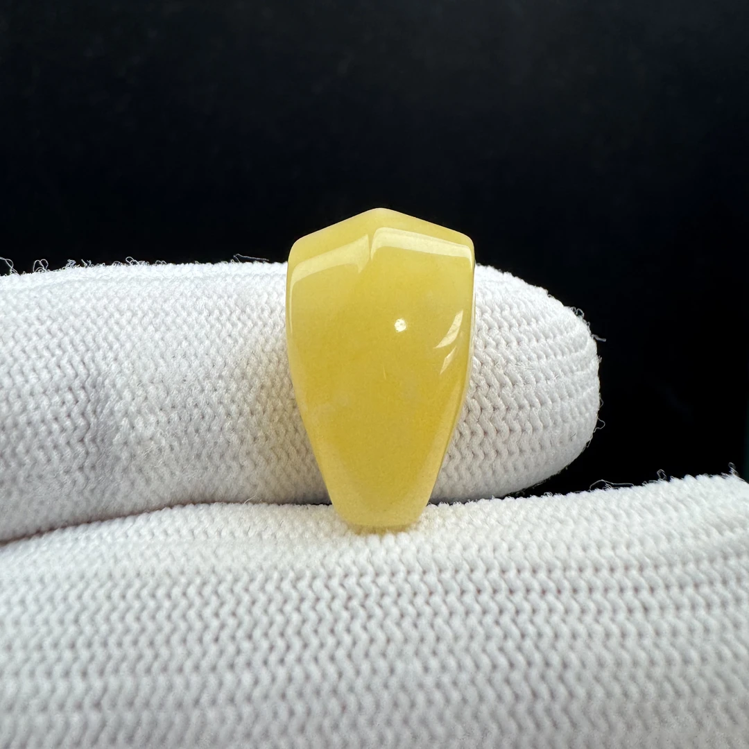 Z6178天然原矿蜜蜡 鲨鱼背三通11.7*19mm 一图一物 假一罚十