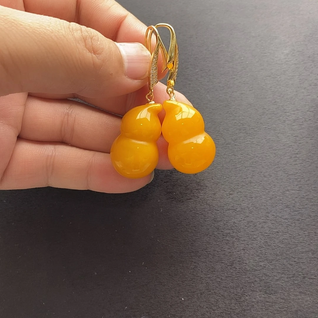 琥珀未镶嵌裸石耳坠