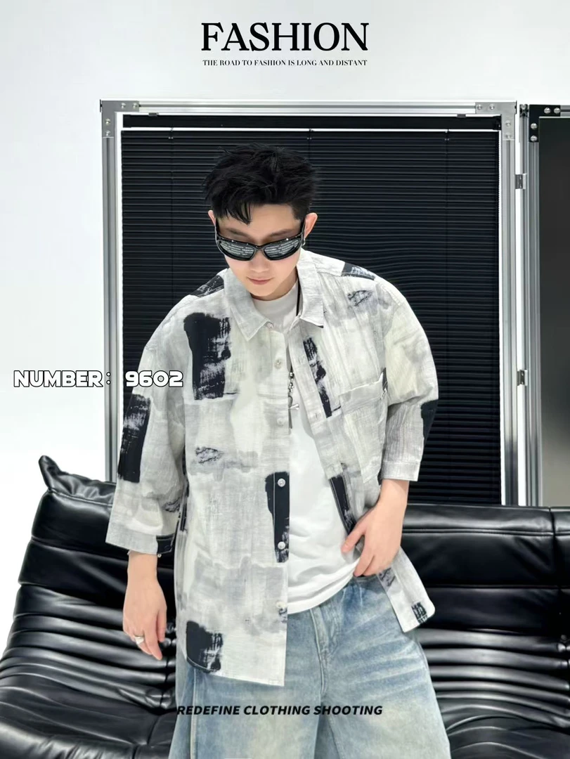 春夏复古报纸印花长袖衬衫男士潮流港风宽松时尚衬衣