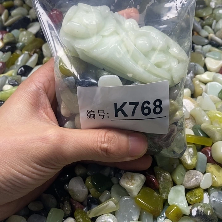 蛇纹石玉鱼缸石未镶嵌