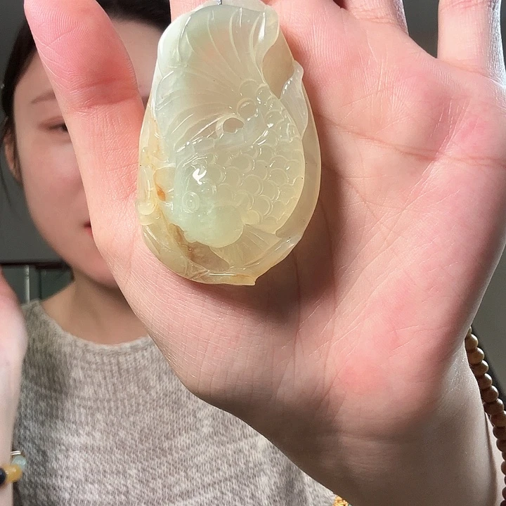 ****蛇纹石玉未镶嵌颈饰