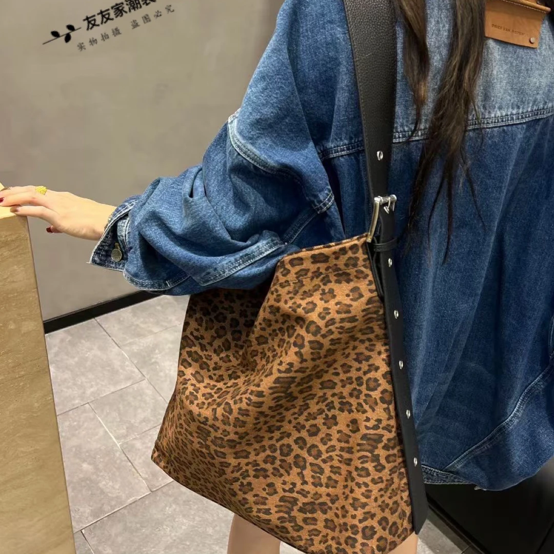 【友友家】潮酷头层牛皮配帆布豹纹大方包单肩斜挎欧美