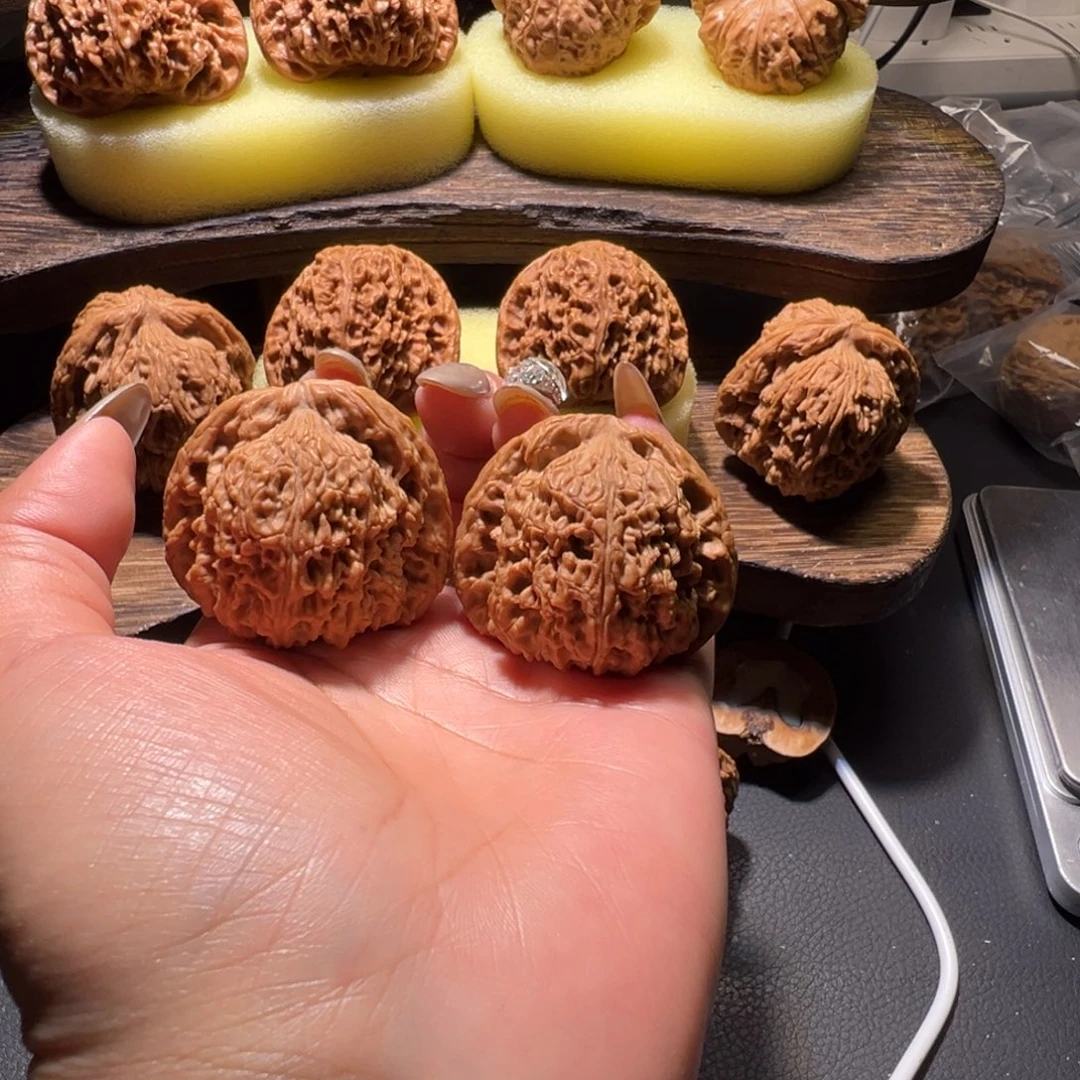 勇***哥吊坠文玩核桃南疆石42