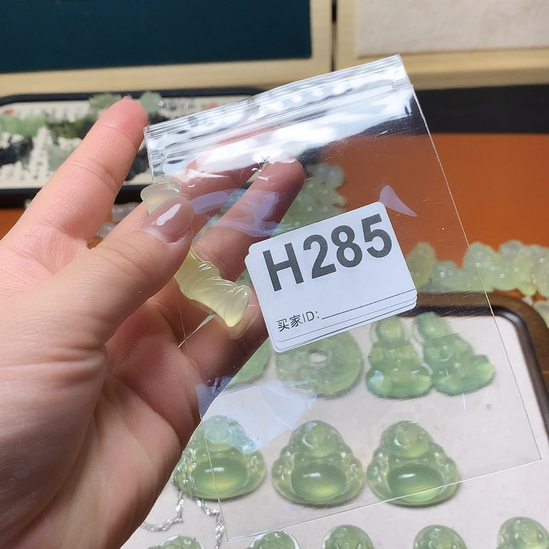 蛇纹石玉合金颈饰橙***。