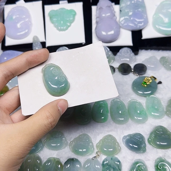 橙****翡翠未镶嵌颈饰翡翠