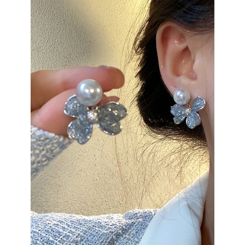 铜合金合成锆石耳饰 碎钻鸢尾花朵珍珠耳钉女轻奢耳环清冷耳饰