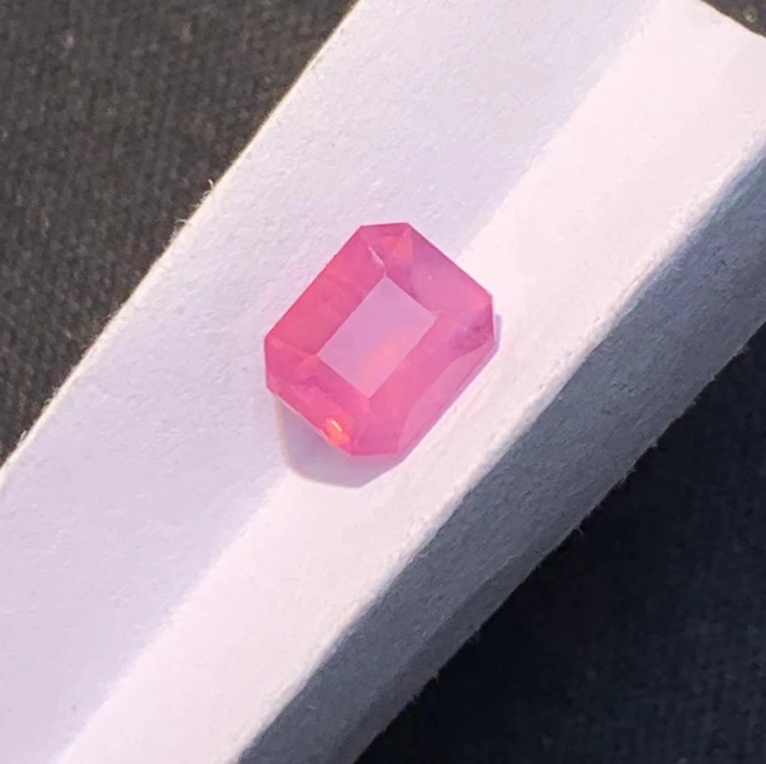 天然马亨盖尖晶石裸石1.15克拉