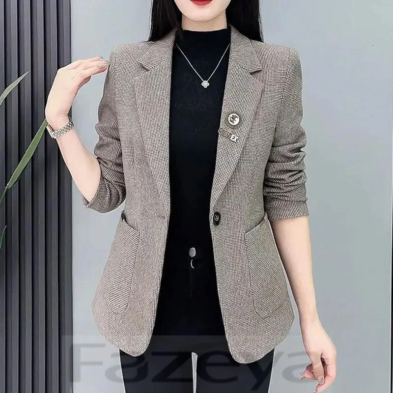 彩羊爆款网红妈妈装千鸟格短款外套高档中年女休闲西装