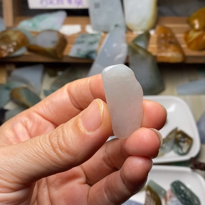 翡翠未镶嵌颈饰天然