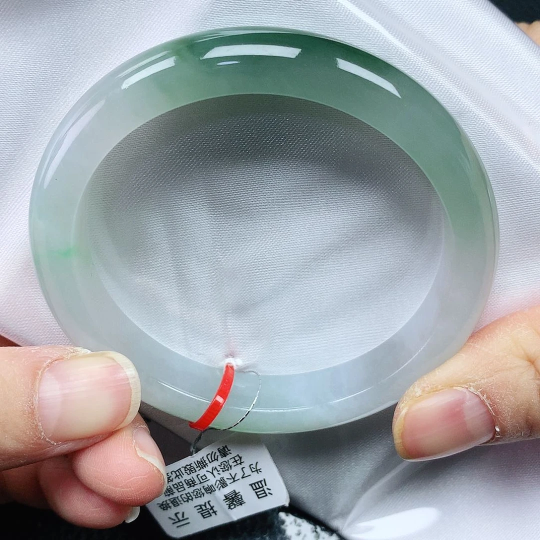 翡翠手镯未镶嵌55贵