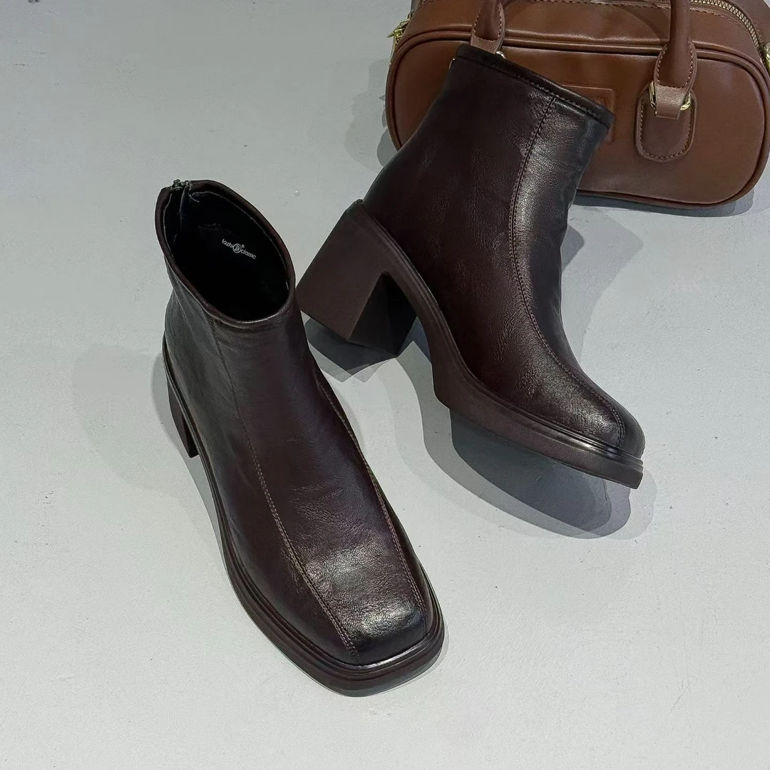 实体店品牌加绒粗跟方头防滑秋冬短靴黑色小靴子方头女士时尚百搭