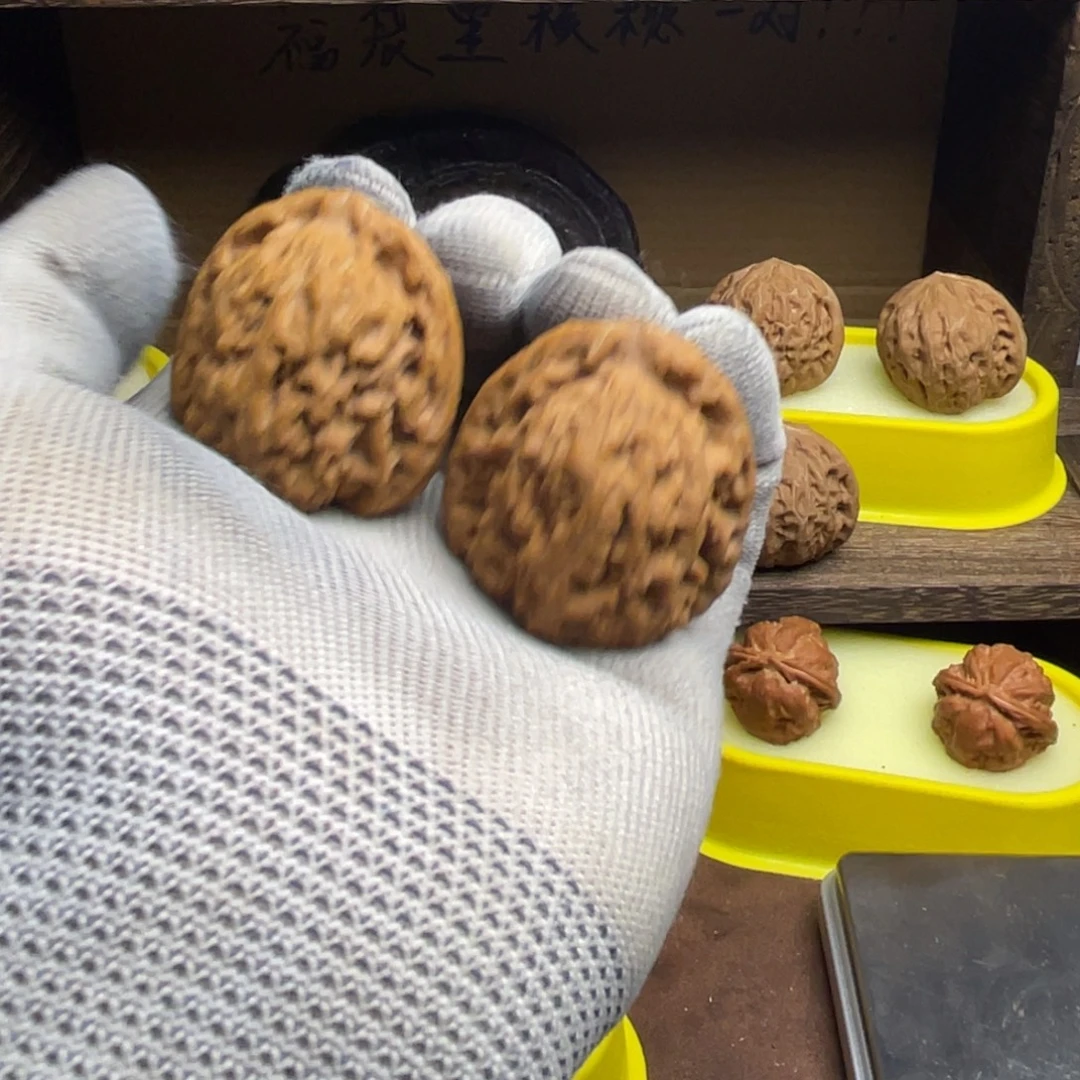 ****伞吊坠文玩核桃南疆石