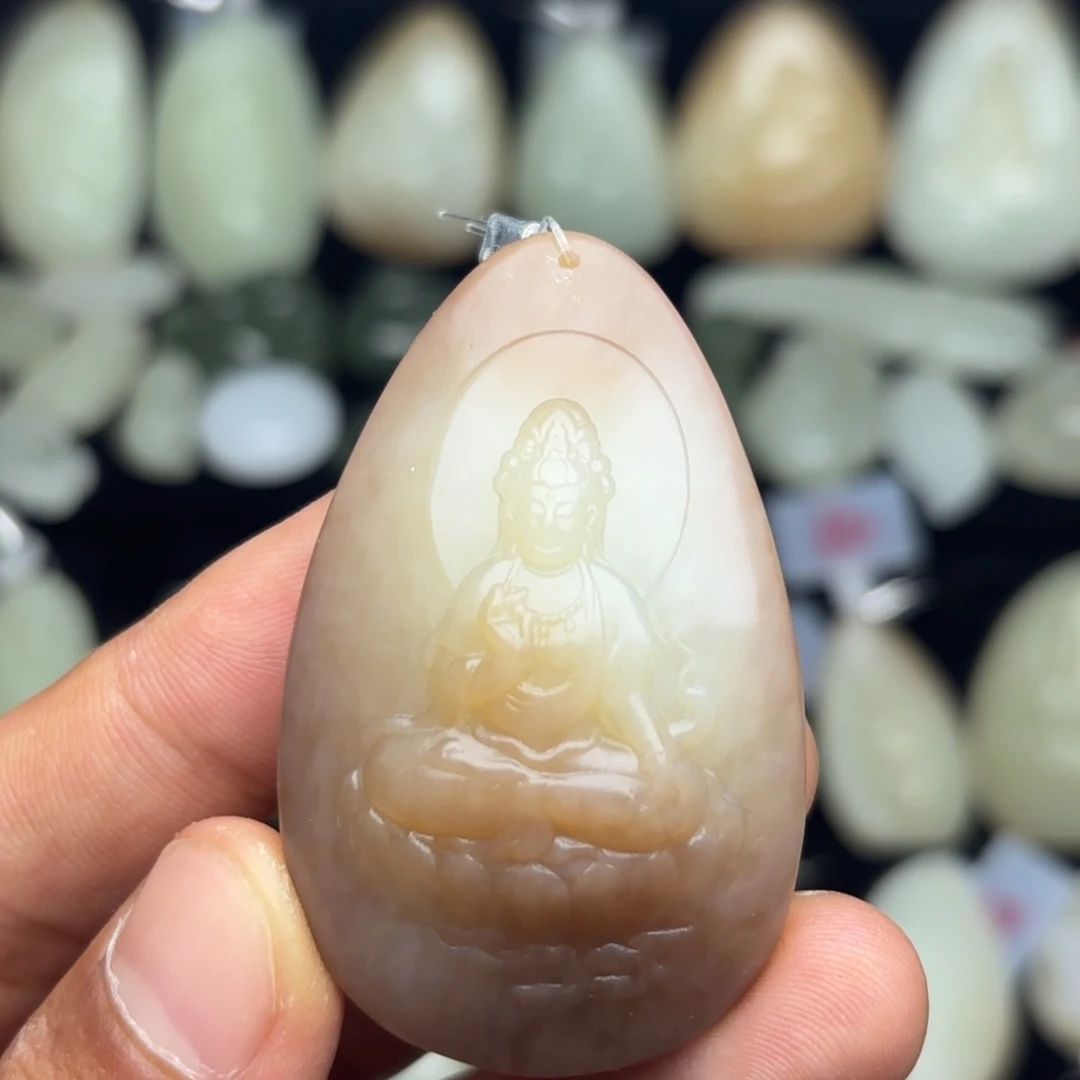 %***%和田玉未镶嵌颈饰