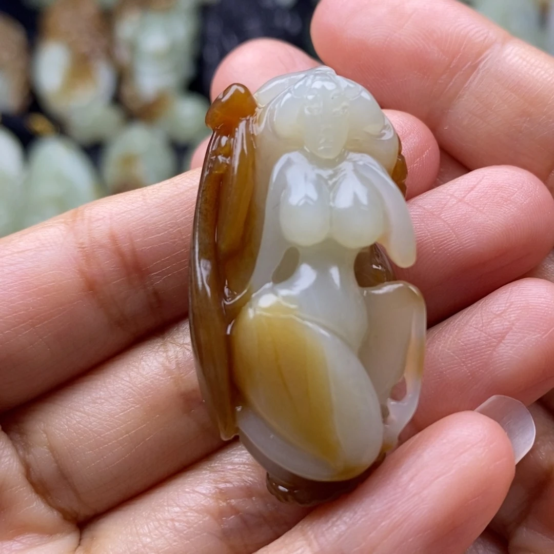 和田玉（糖玉）未镶嵌颈饰