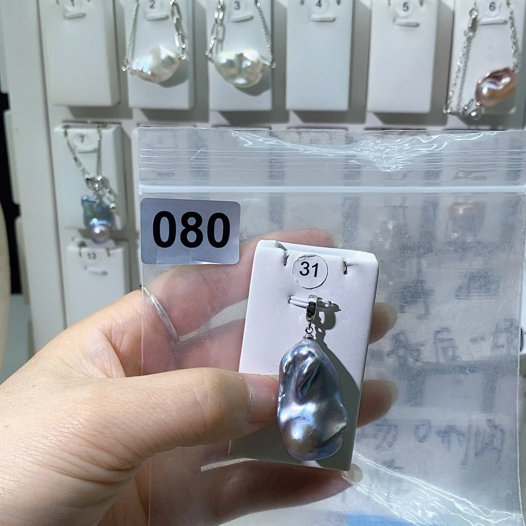 淡水珍珠合金颈饰晓*