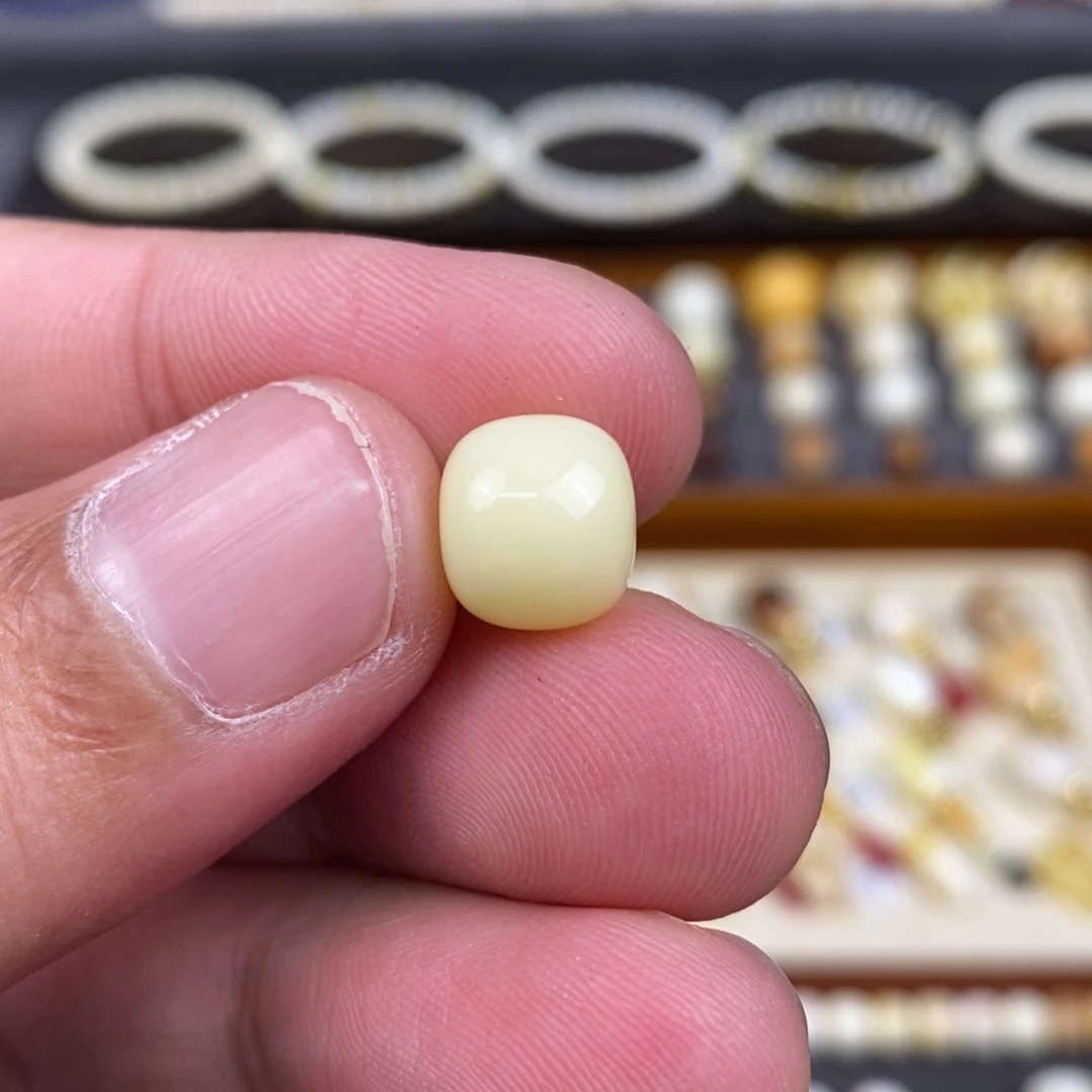裸石蜜蜡未镶嵌配饰纯蜡老型尺寸10.1