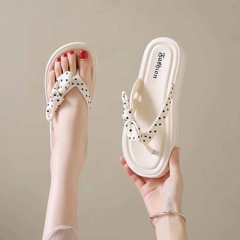 2025时装凉鞋休闲沙滩女款仙女风人字拖鞋夹脚百搭ins夏季外穿