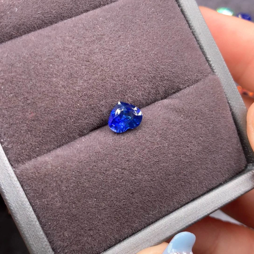 蓝宝石裸石未镶嵌1.66克拉