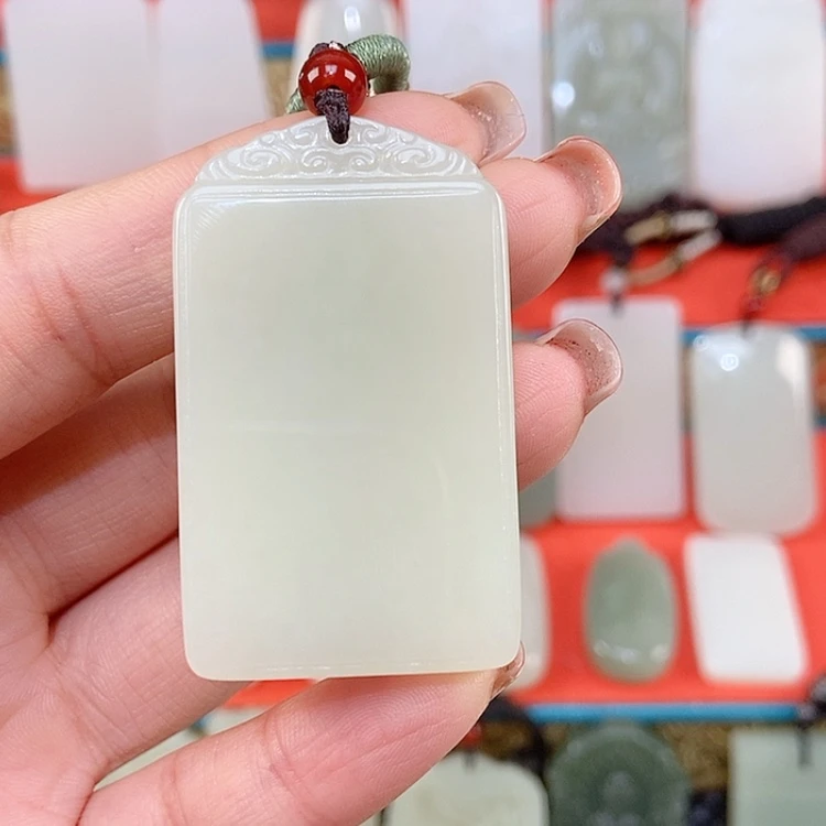 【闪购商品】颈饰未镶嵌和田玉