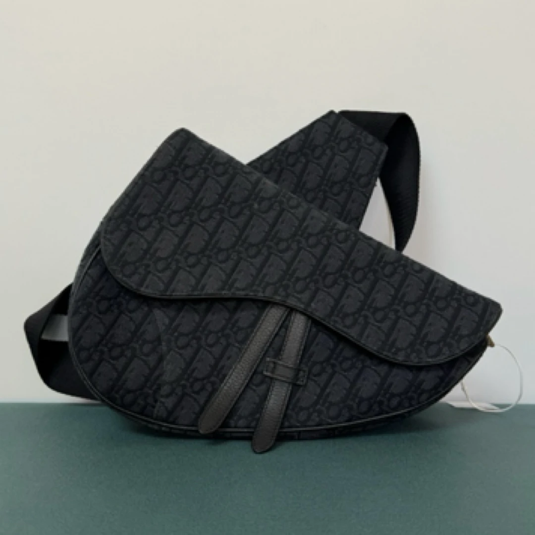 95新 DIOR/迪奥 黑色老花D扣马鞍包