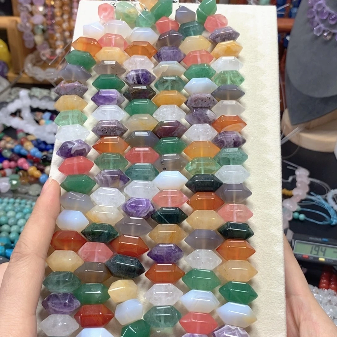 玛瑙/玉髓未镶嵌珠宝半成品多宝双尖卡20mm有20颗