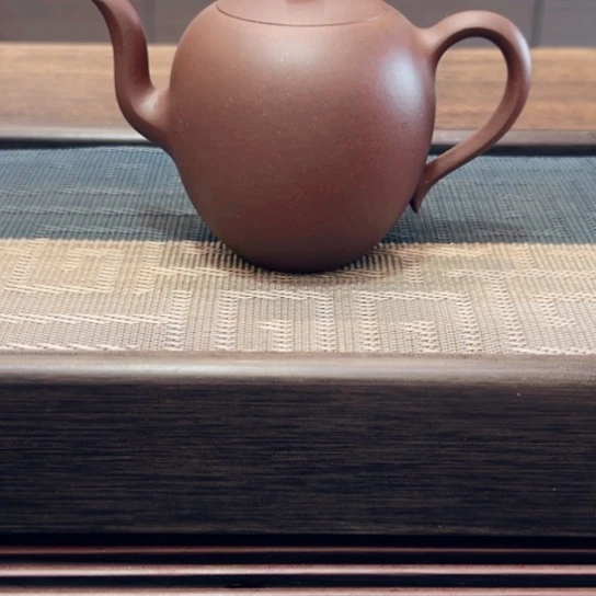 茶壶紫砂黄龙山原矿底槽清半手工瑕（200 cc）