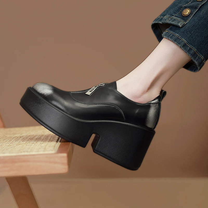 王端端|8CM英伦风时尚真皮前拉链单鞋春季新款圆头粗跟乐福鞋女