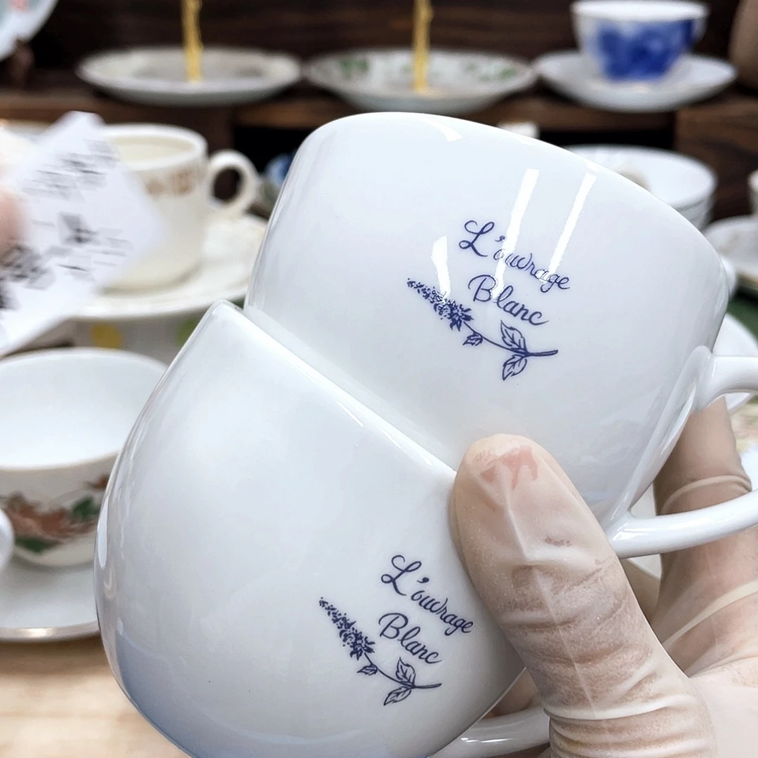 花***声鹿屋家的美丽咖啡杯