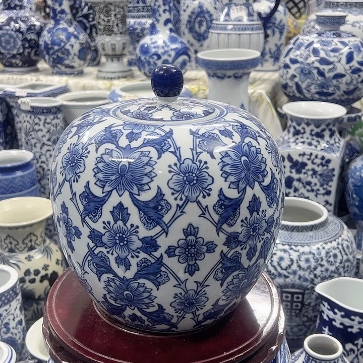 摆件青花瓷手工手绘高温釉下彩家居摆件，储物罐茶叶罐