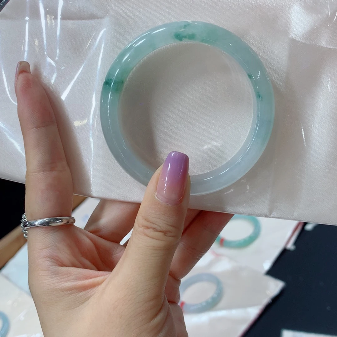 翡翠手镯未镶嵌买断
