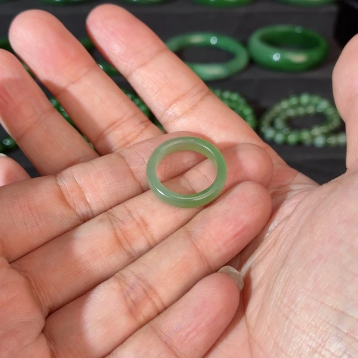 和田玉（碧玉）未镶嵌戒指