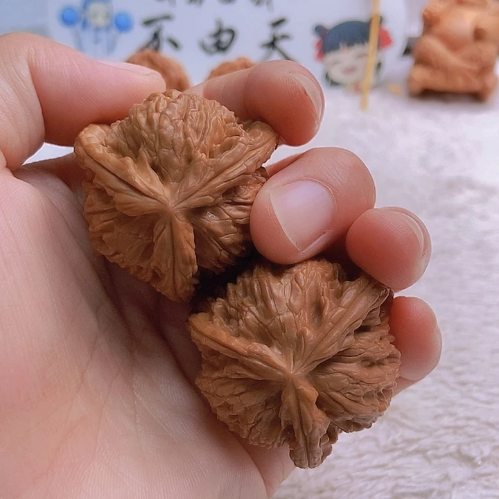 吊坠文玩核桃中*三棱
