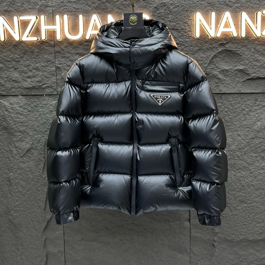 2026新款冬季男士亮面羽绒服潮牌三角标时尚保暖外套高品质羽绒服