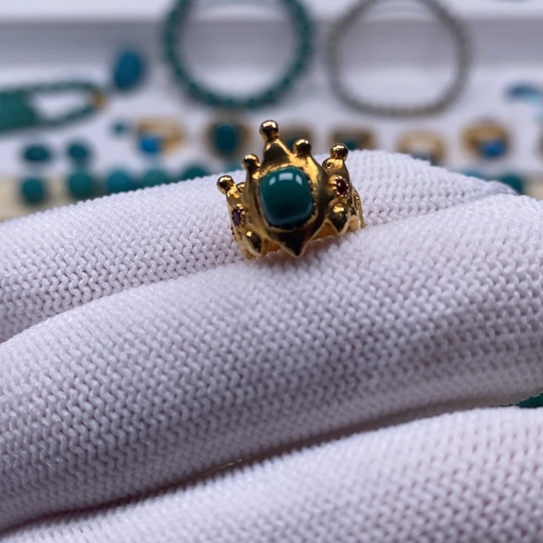 绿松石18K金镶嵌珠宝奇石皇冠