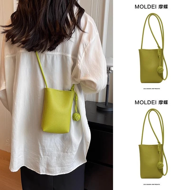 夏天夏季超火斜挎小包包女生新款绿色迷你散步