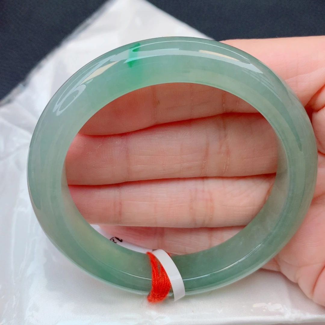 翡翠未镶嵌手镯53圈 冰湖水绿飘抹阳绿有纹