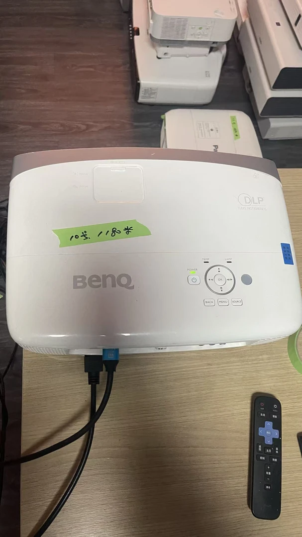 10号长焦高清投影仪  运费自理